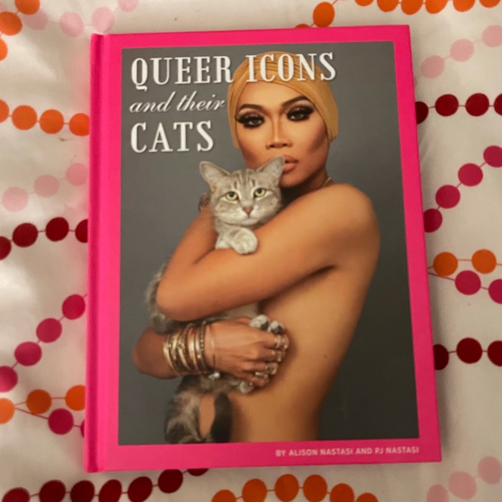 QUEERS ICONS & THEIR CATS (BOOK)